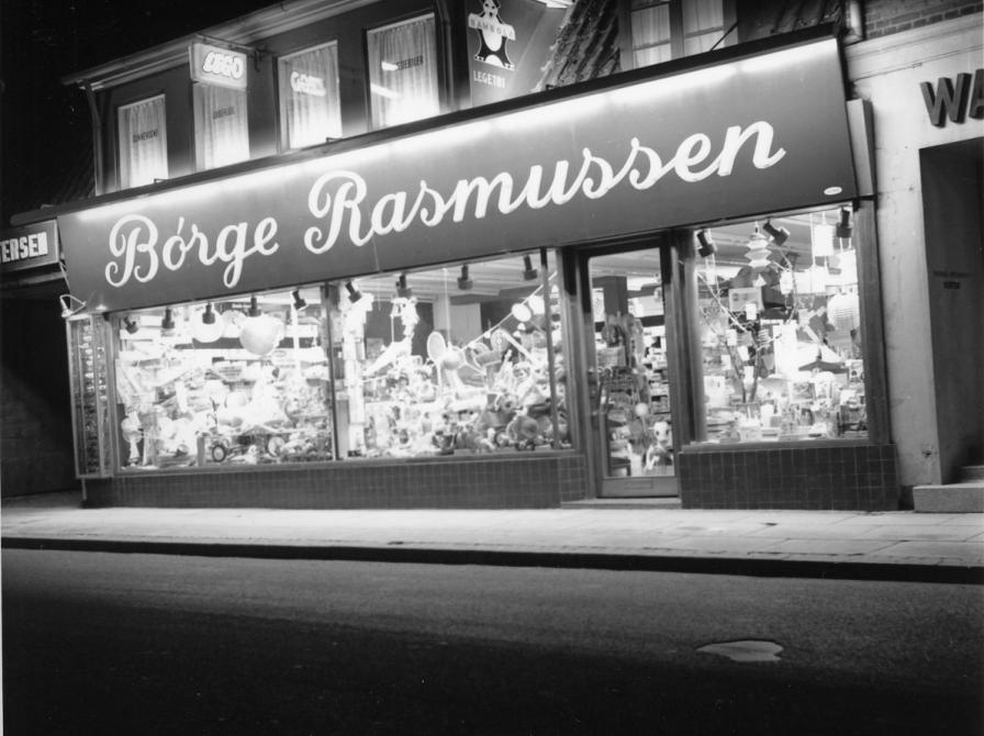 Børge Rasmussens legetøjsforretning, Skomagergade 27, ca. 1960