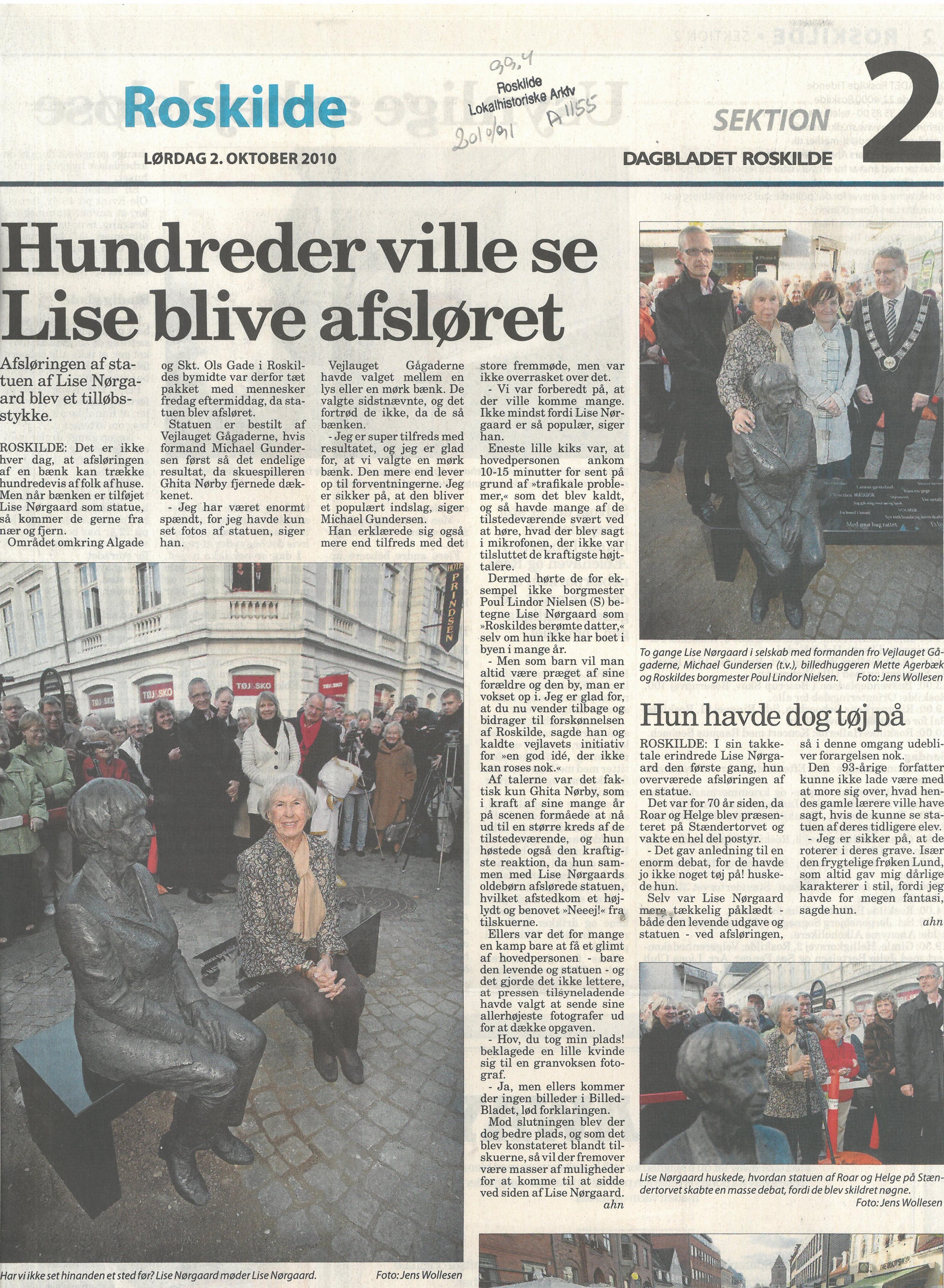 Indscannet avisartikel fra Roskilde Dagblad om afsløringen af Lise Nørgaards statue i 2010